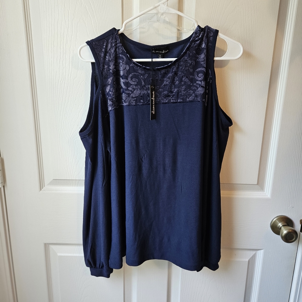 Alison Andrews Cold Shoulder Top Sz L